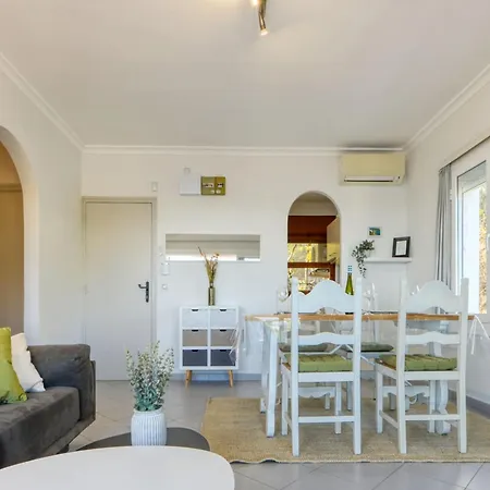 Appartement In Near Canyelles