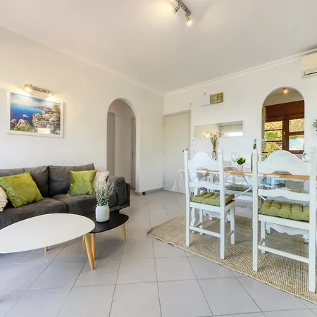 Appartement In Near Canyelles Roses