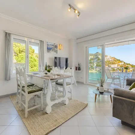 Appartement In Near Canyelles Roses